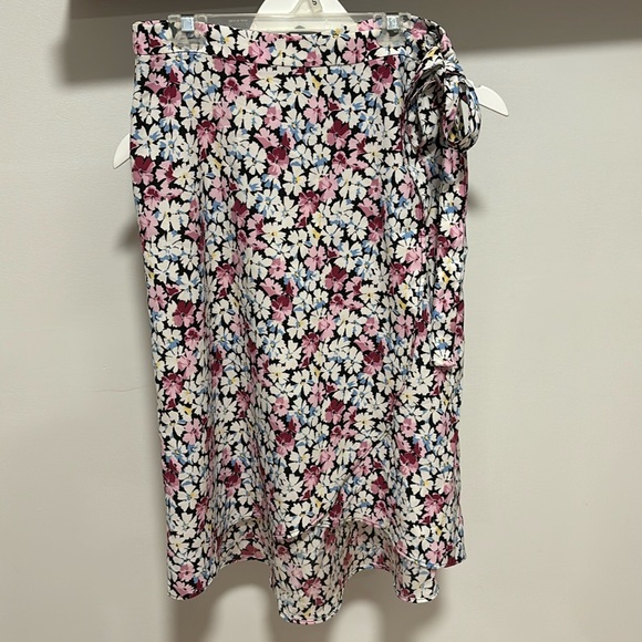 LOFT Dresses & Skirts - LOFT floral midi wrap skirt.